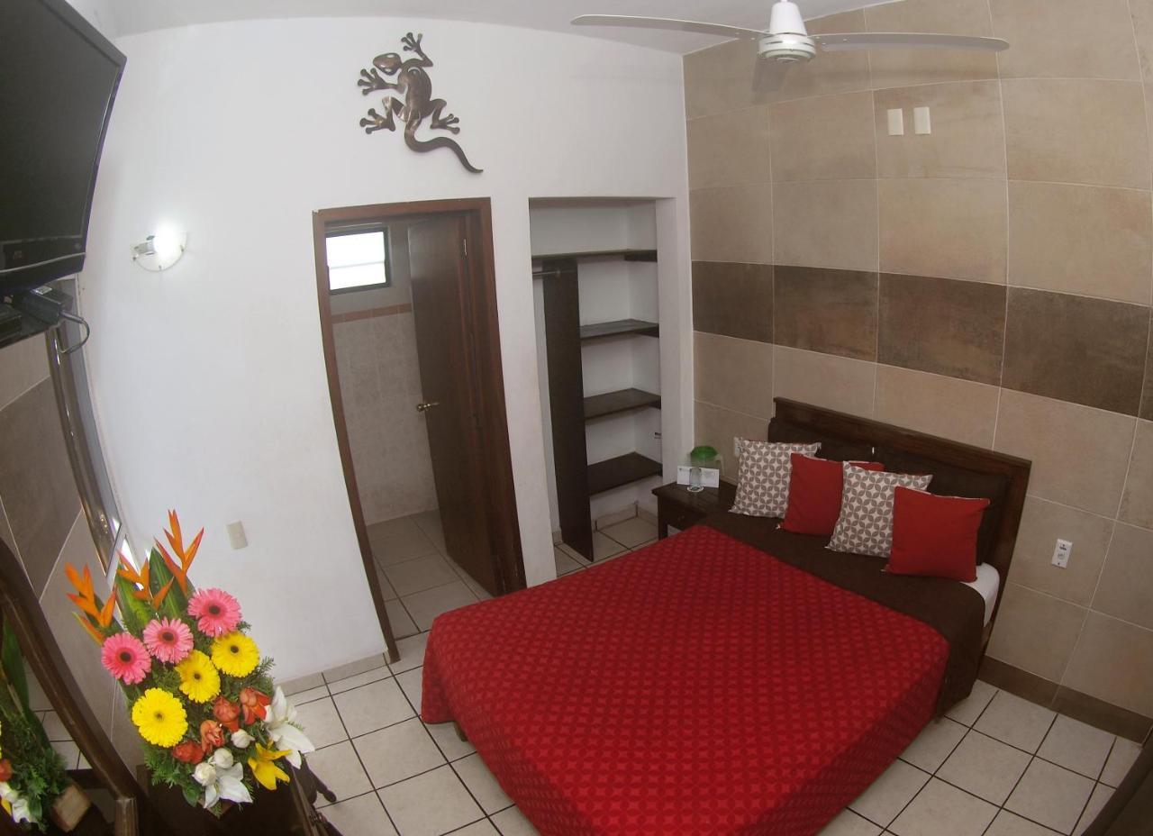 Hotel Hospedajes Del Rey Colima Exterior foto
